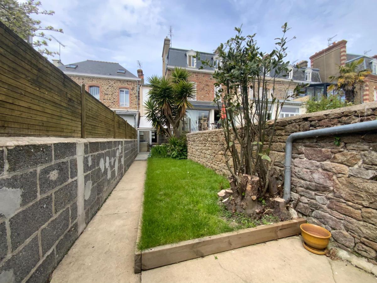 Holiday home Maison Bord De « le Bateau Ivre » Saint-Malo