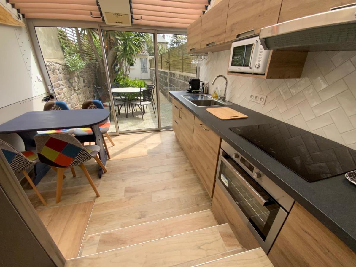 Holiday home Maison Bord De « le Bateau Ivre » Saint-Malo